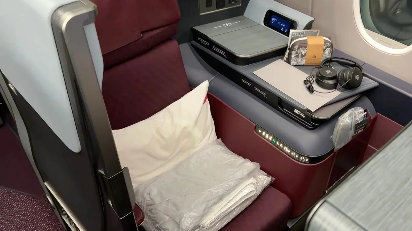 japan-airlines-a350-1000-business-class-seat-overview