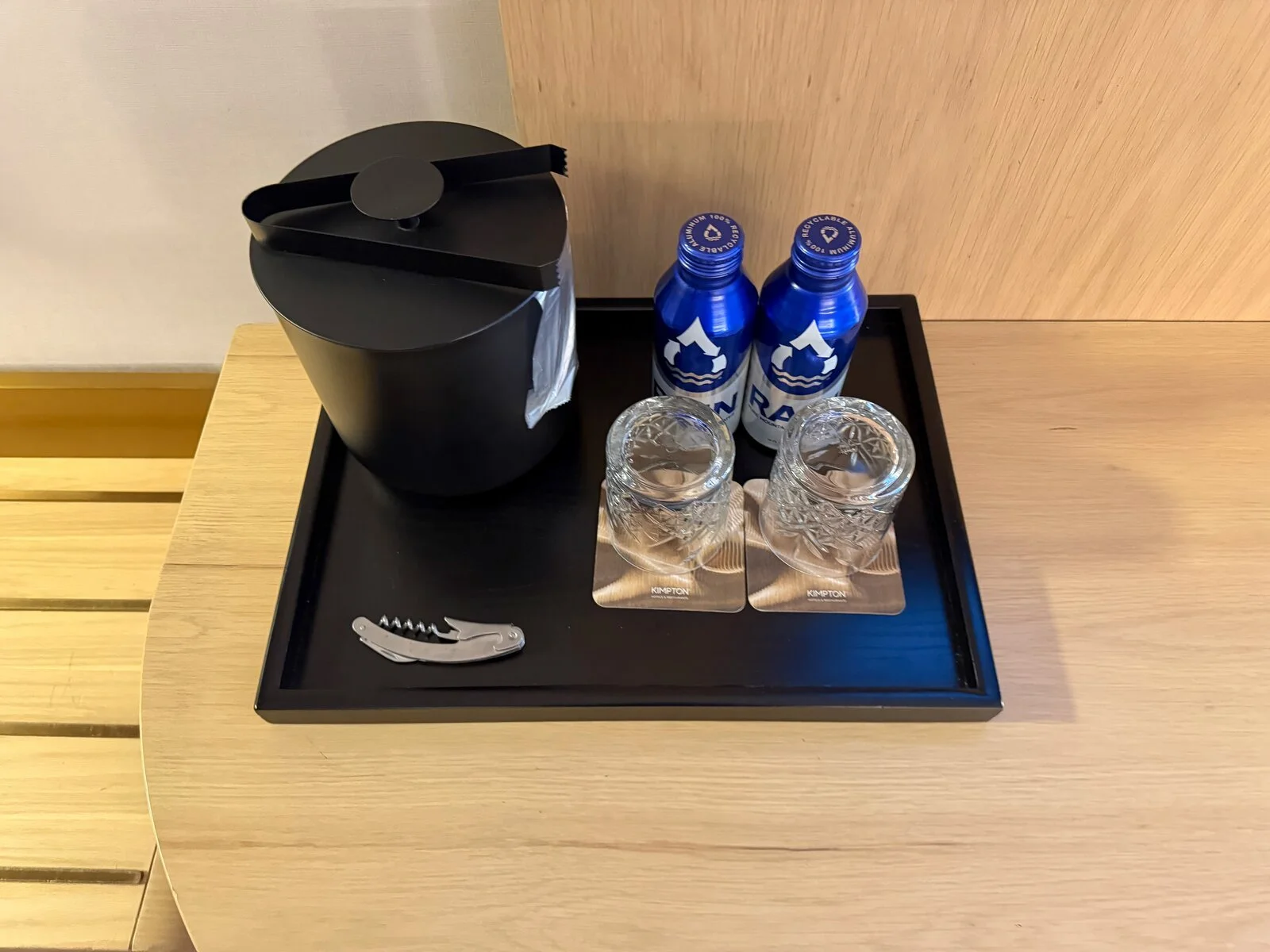 kimpton-theta-new-york-corner-king-room-welcome-amenity-tray