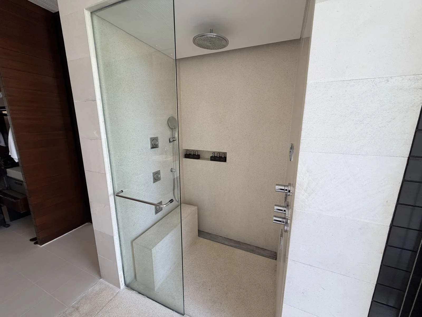 alila-villas-uluwatu-villa-bathroom-rainfall-shower