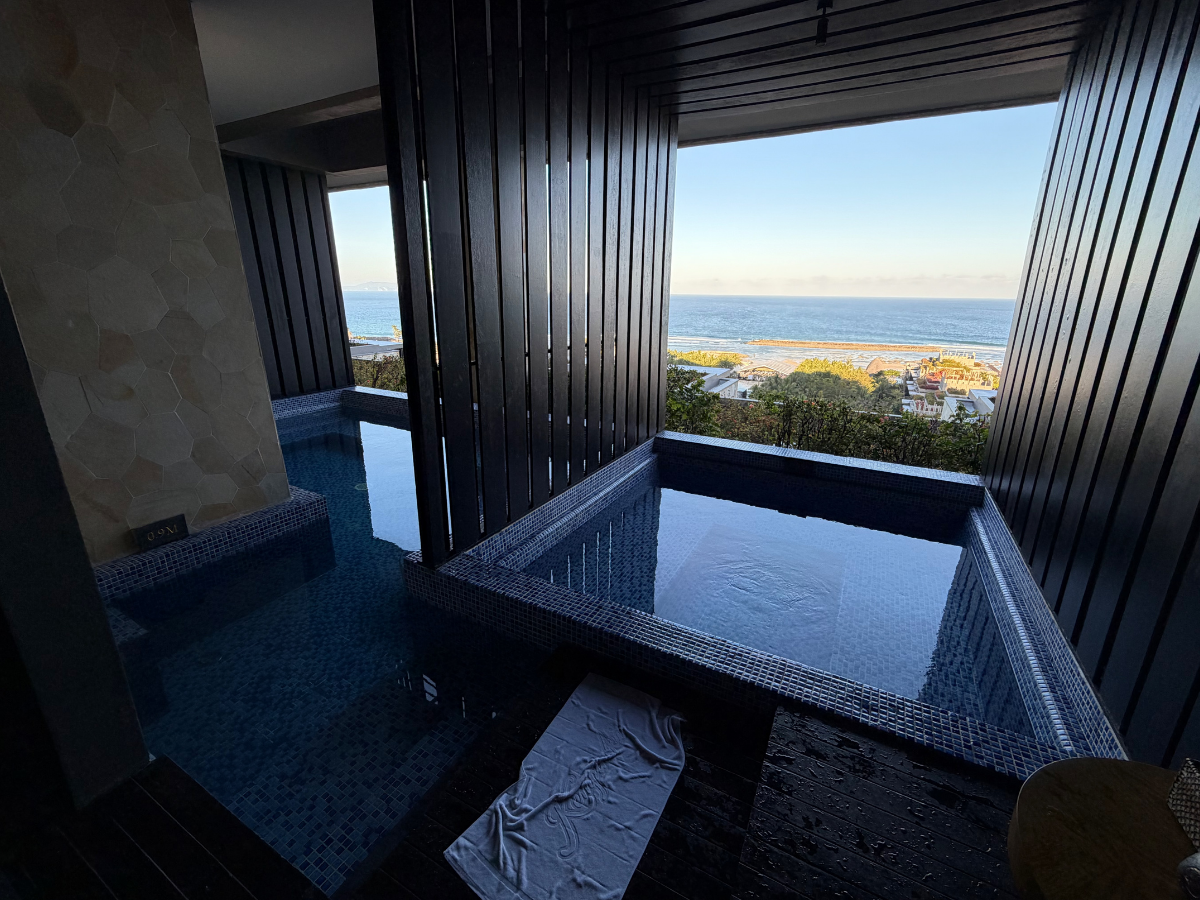 The Apurva Kempinski Bali hot and cold plunge pool