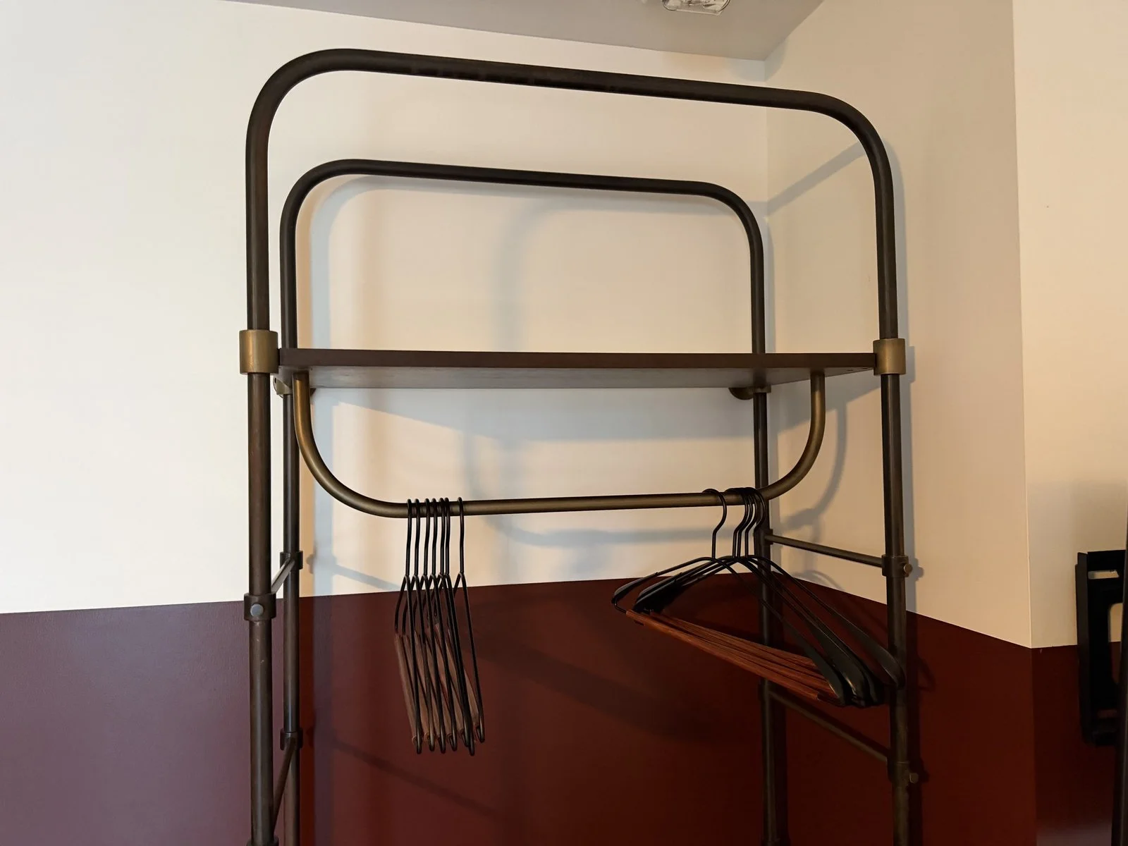 civilian-hotel-new-york-spacious-king-room-entryway-luggage-rack