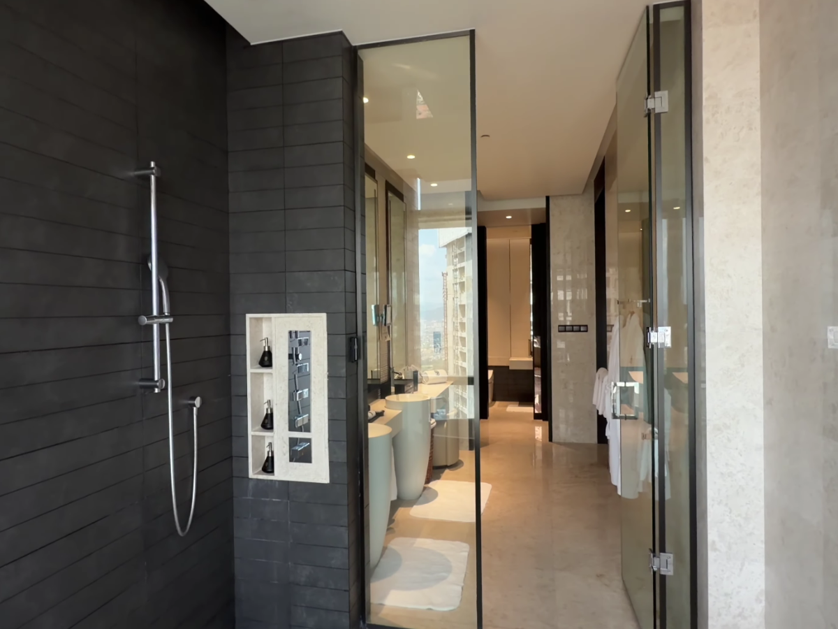 Banyan Tree Kuala Lumpur room 5605 shower