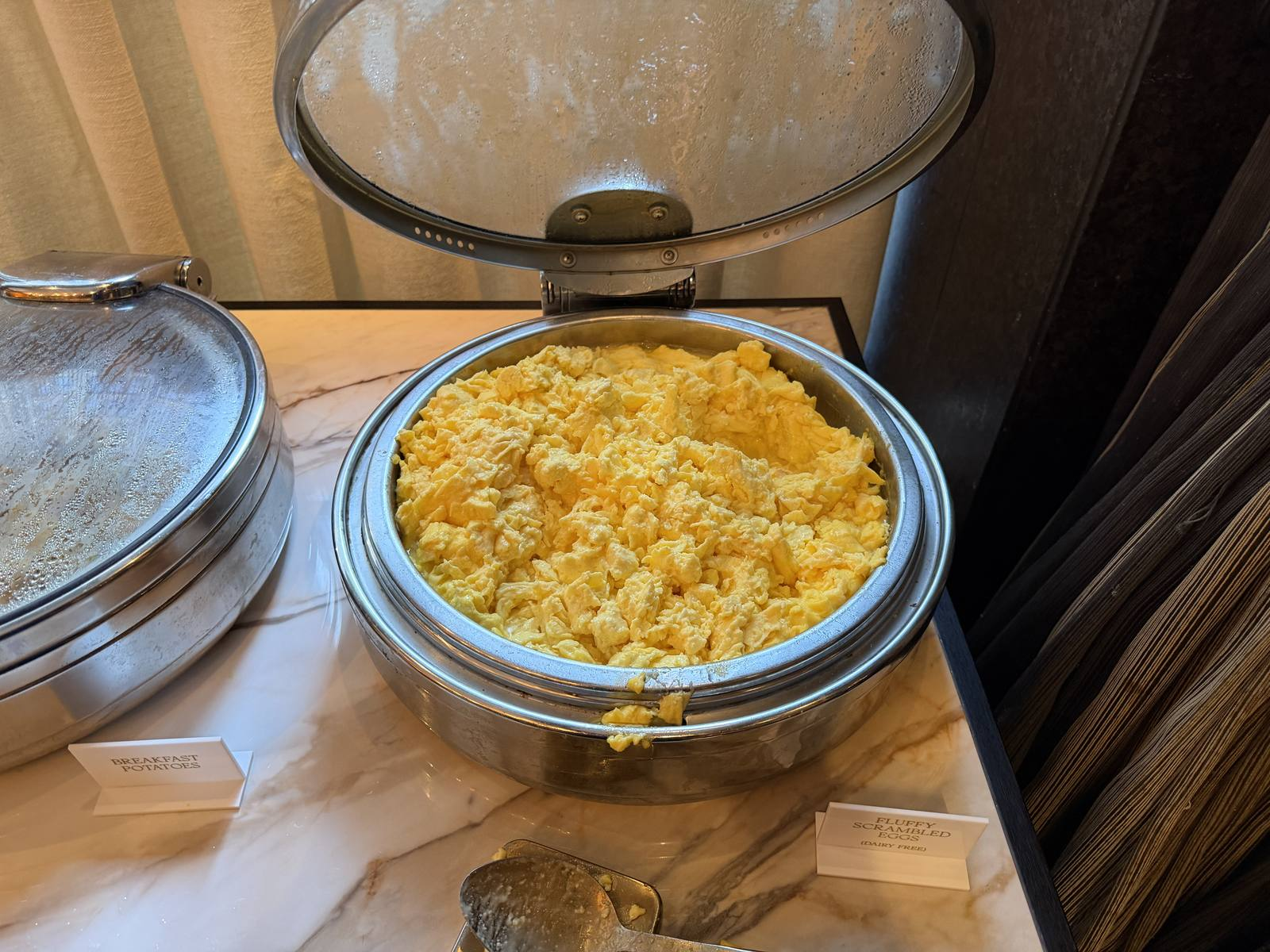 intercontinental-new-york-times-square-breakfast-buffet-scrambled-eggs