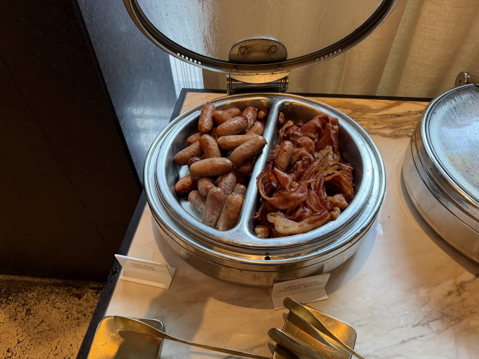 intercontinental-new-york-times-square-breakfast-buffet-chicken-sausage-bacon