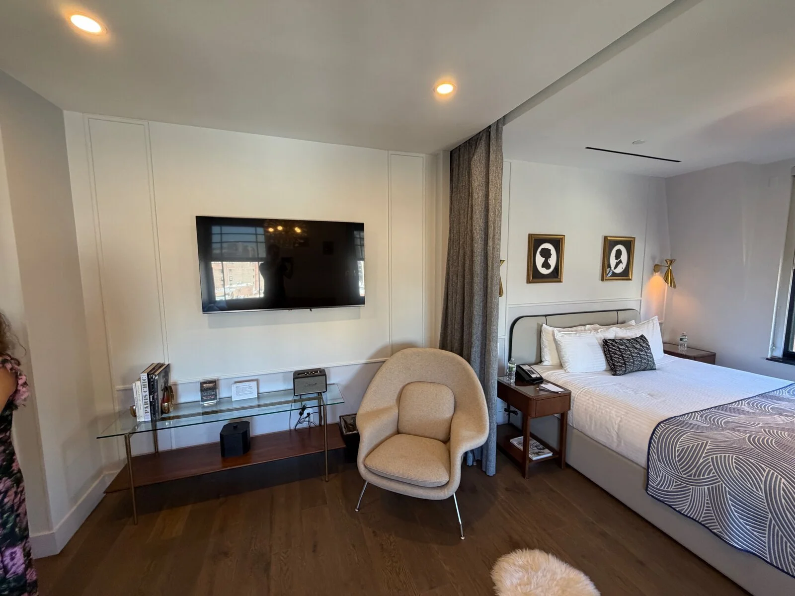 hotel-belleclaire-new-york-hudson-loft-bedroom-area-d