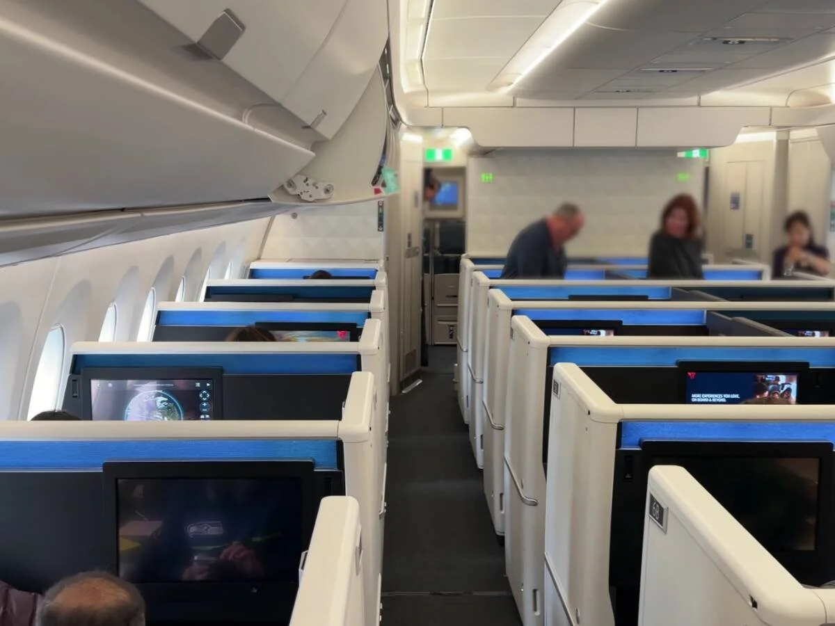 delta-one-a350-900-business-class-cabin
