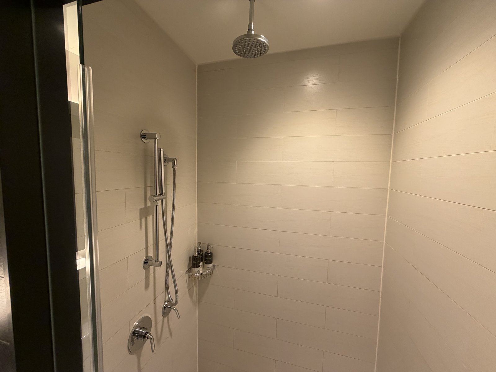 hyatt-centric-times-square-king-room-shower-rainhead-detail.jpg