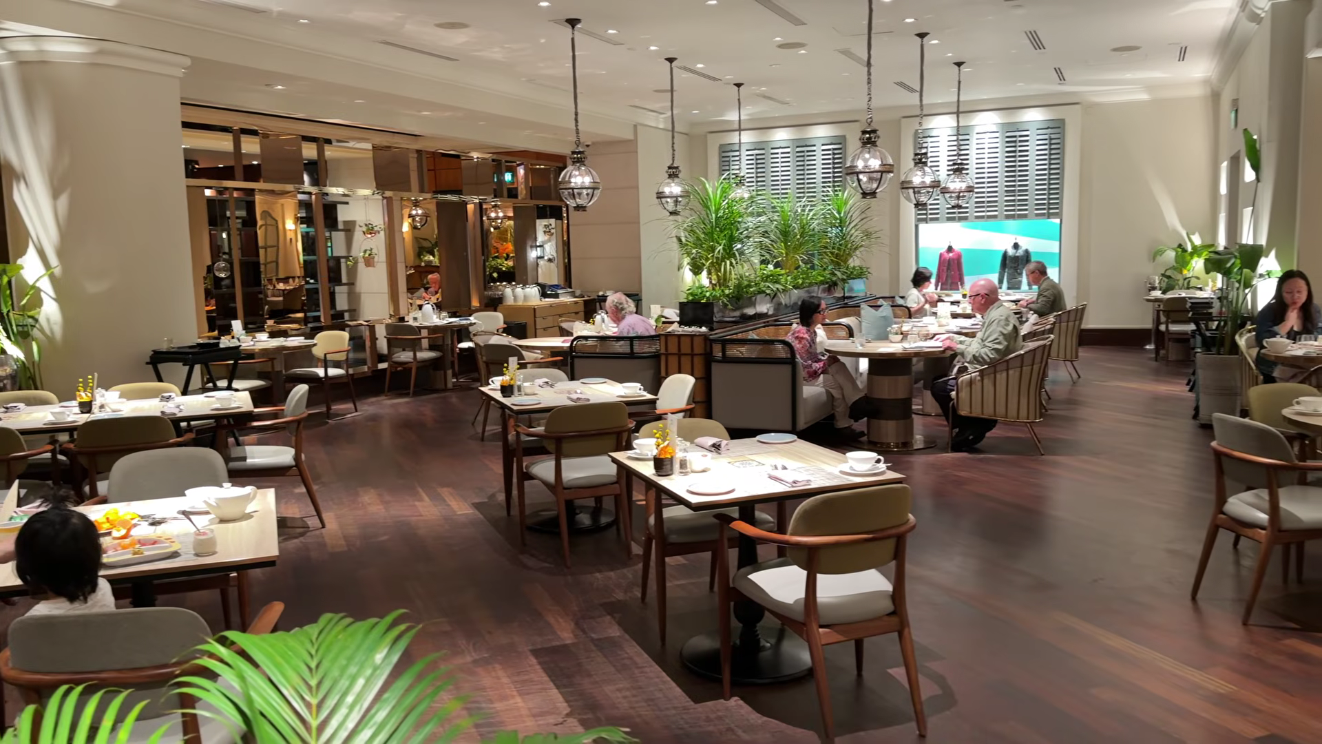 Four Seasons Singapore breakfast dining