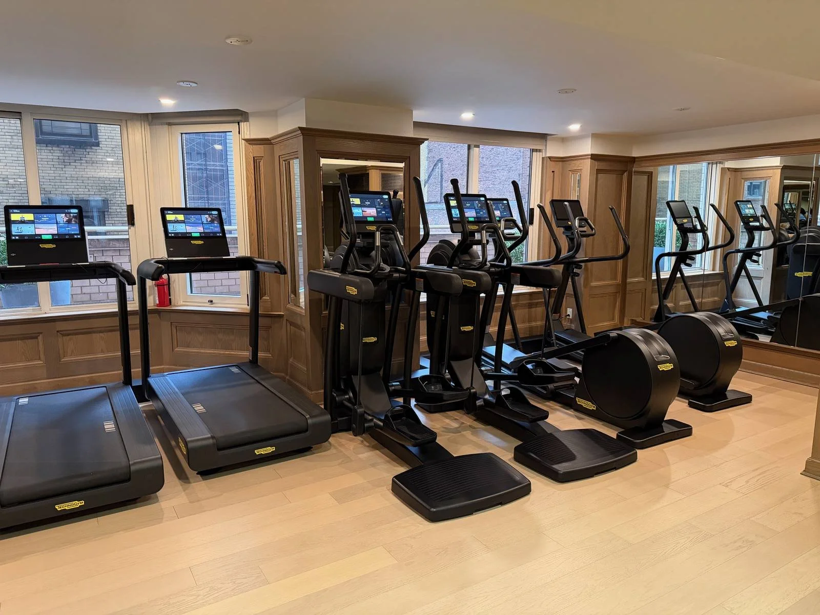 the-london-nyc-luxury-collection-gym-treadmills-ellipticals