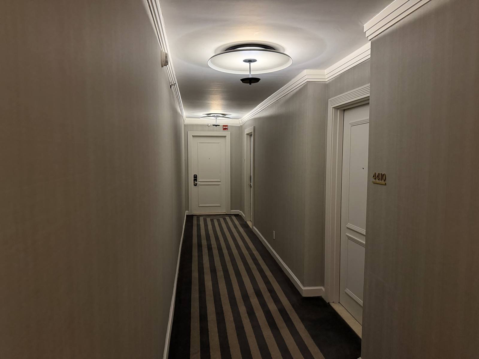 the-london-nyc-luxury-collection-guest-room-hallway