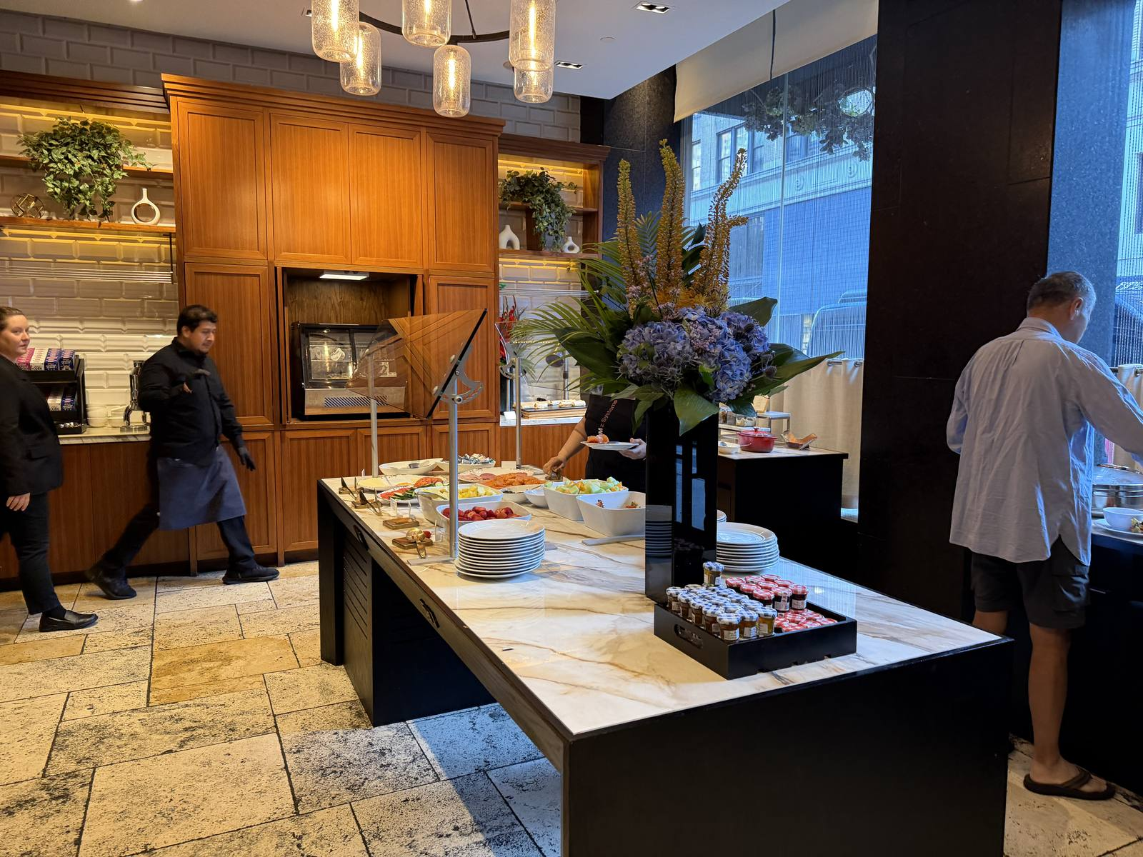 intercontinental-new-york-times-square-breakfast-buffet-station-overview