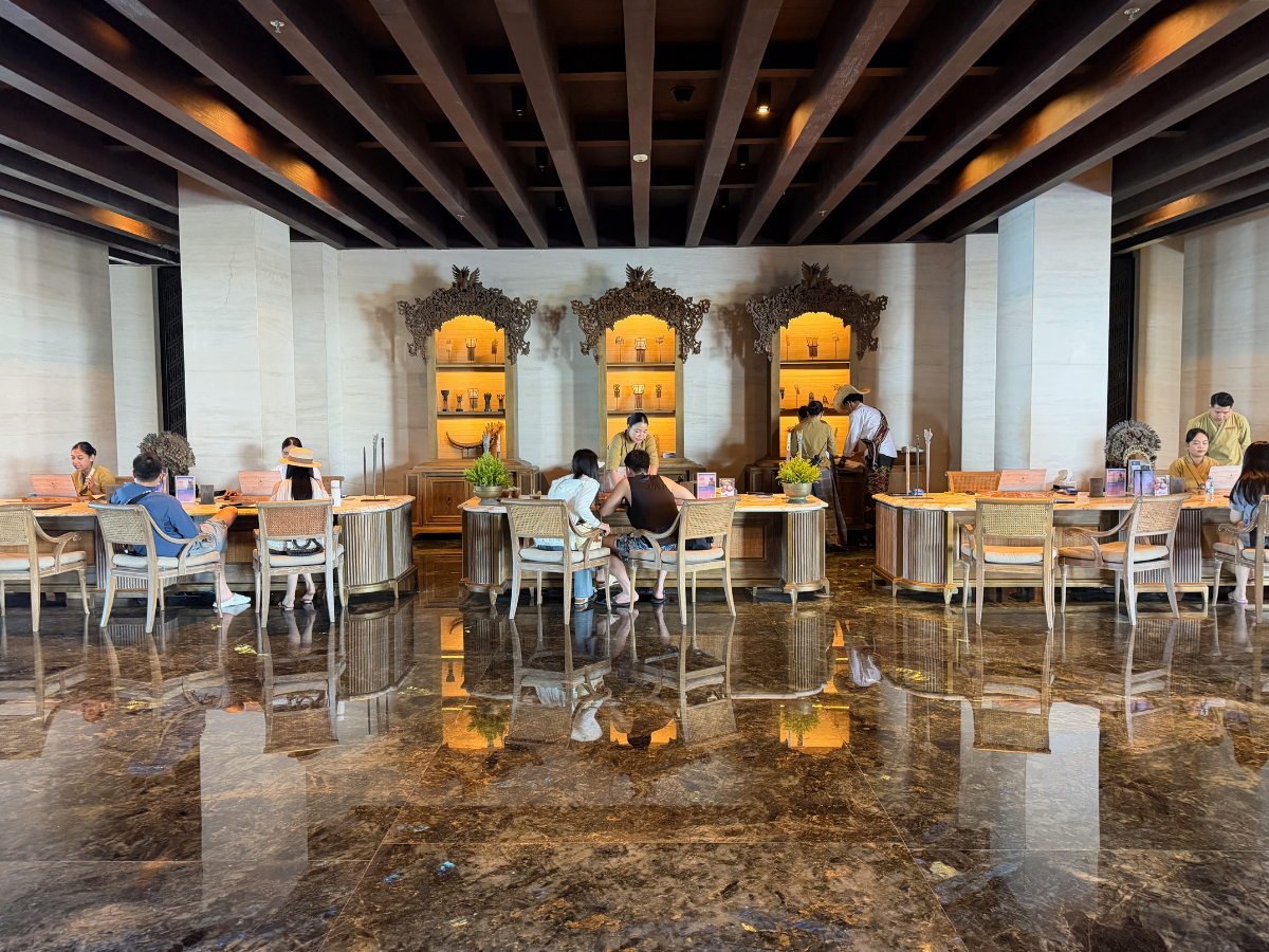The Apurva Kempinski Bali cliff lounge