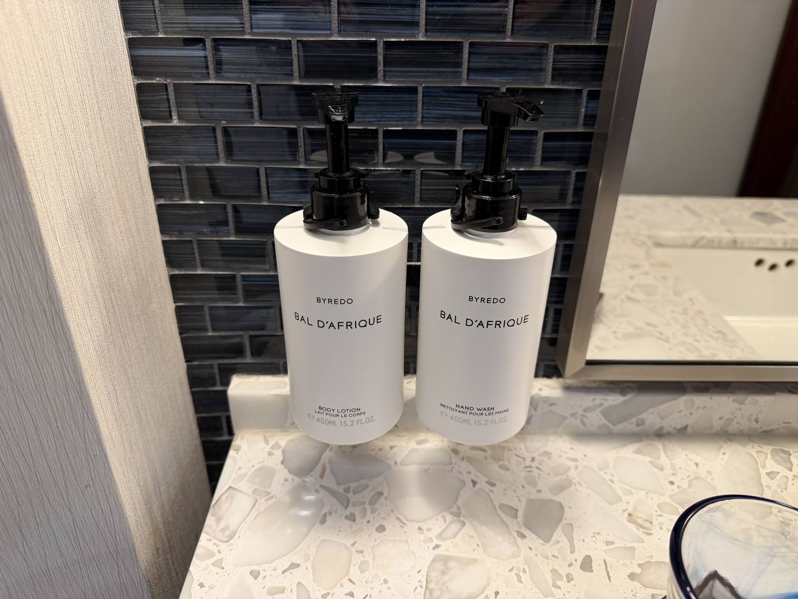 intercontinental-new-york-times-square-king-premium-corner-byredo-bath-amenities