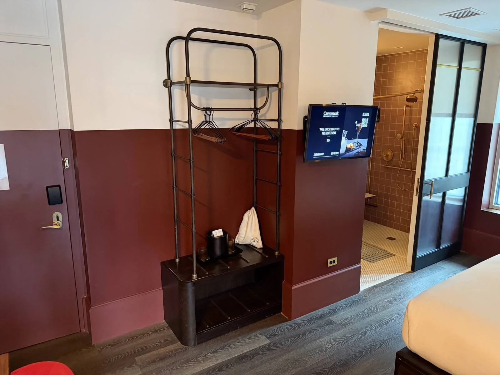 civilian-hotel-new-york-spacious-king-room-entryway-luggage-rack