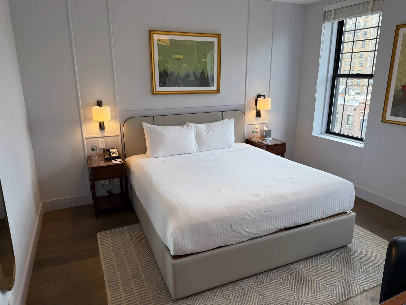 hotel-belleclaire-new-york-deluxe-one-king-bedroom-skyline-window-view-b