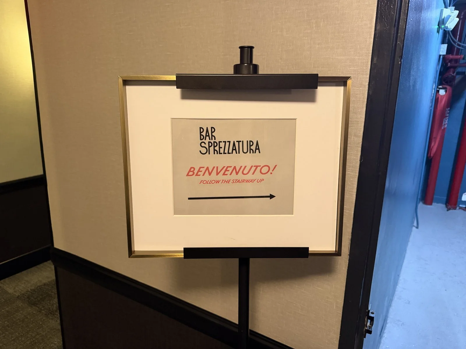 kimpton-theta-new-york-bar-sprezzatura-wayfinding-sign
