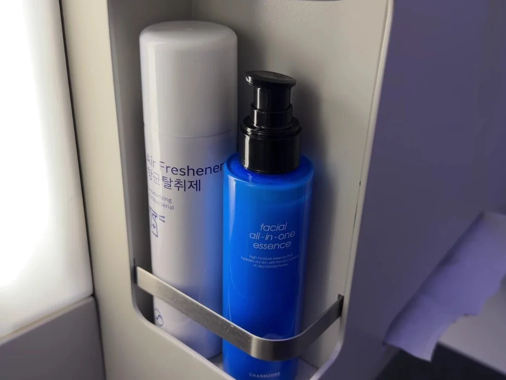 korean-air-business-class-lavatory-amenities-facial-essence.jpg