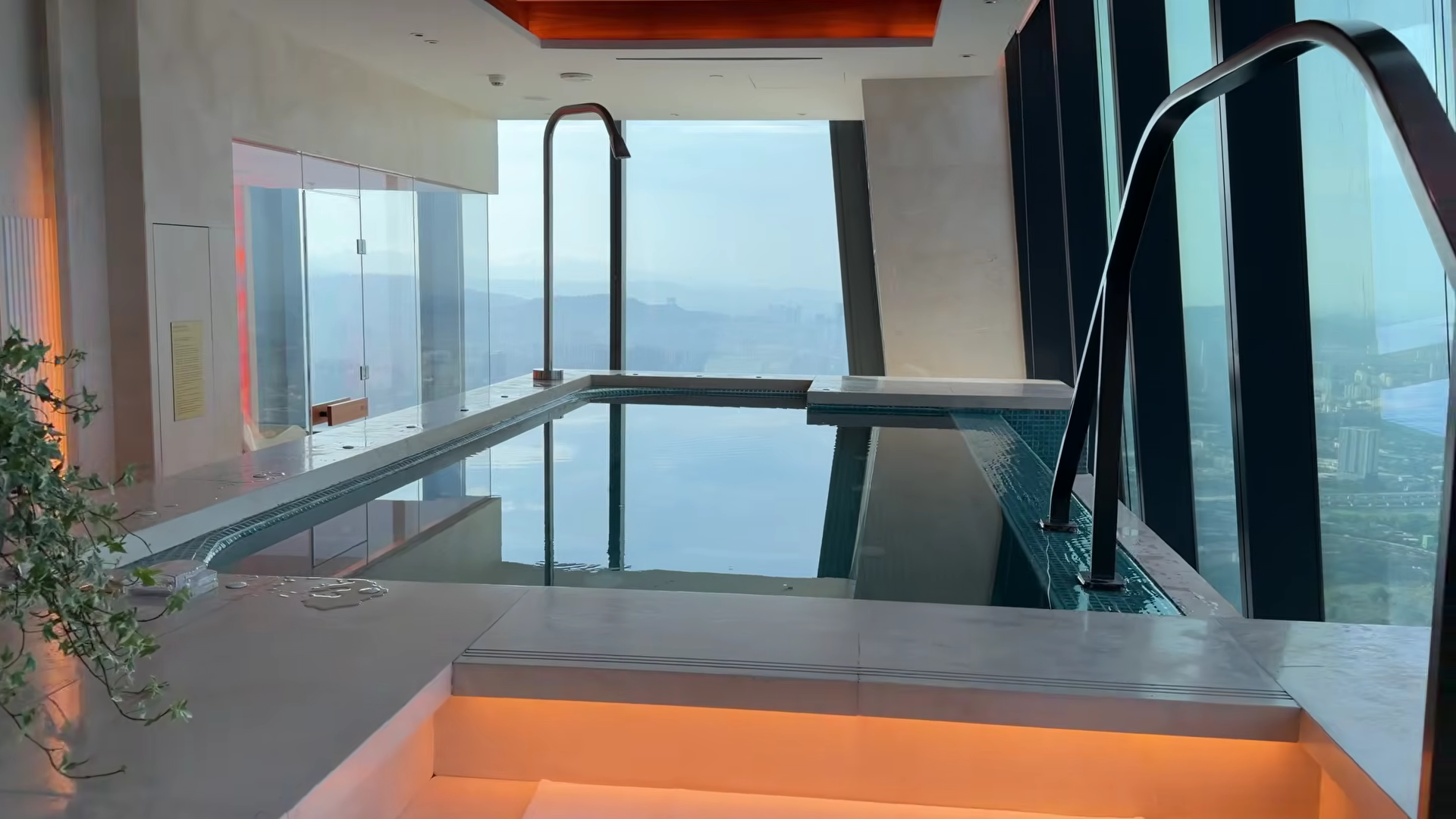 Park Hyatt Kuala Lumpur hot tub