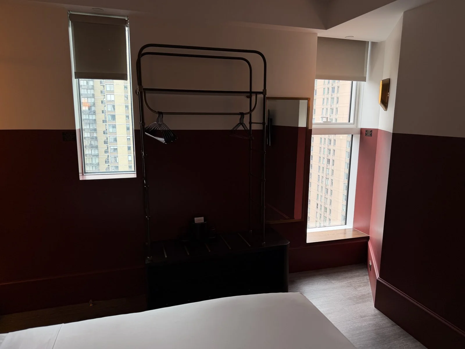 civilian-hotel-new-york-spacious-queen-room-luggage-rack-closet-area