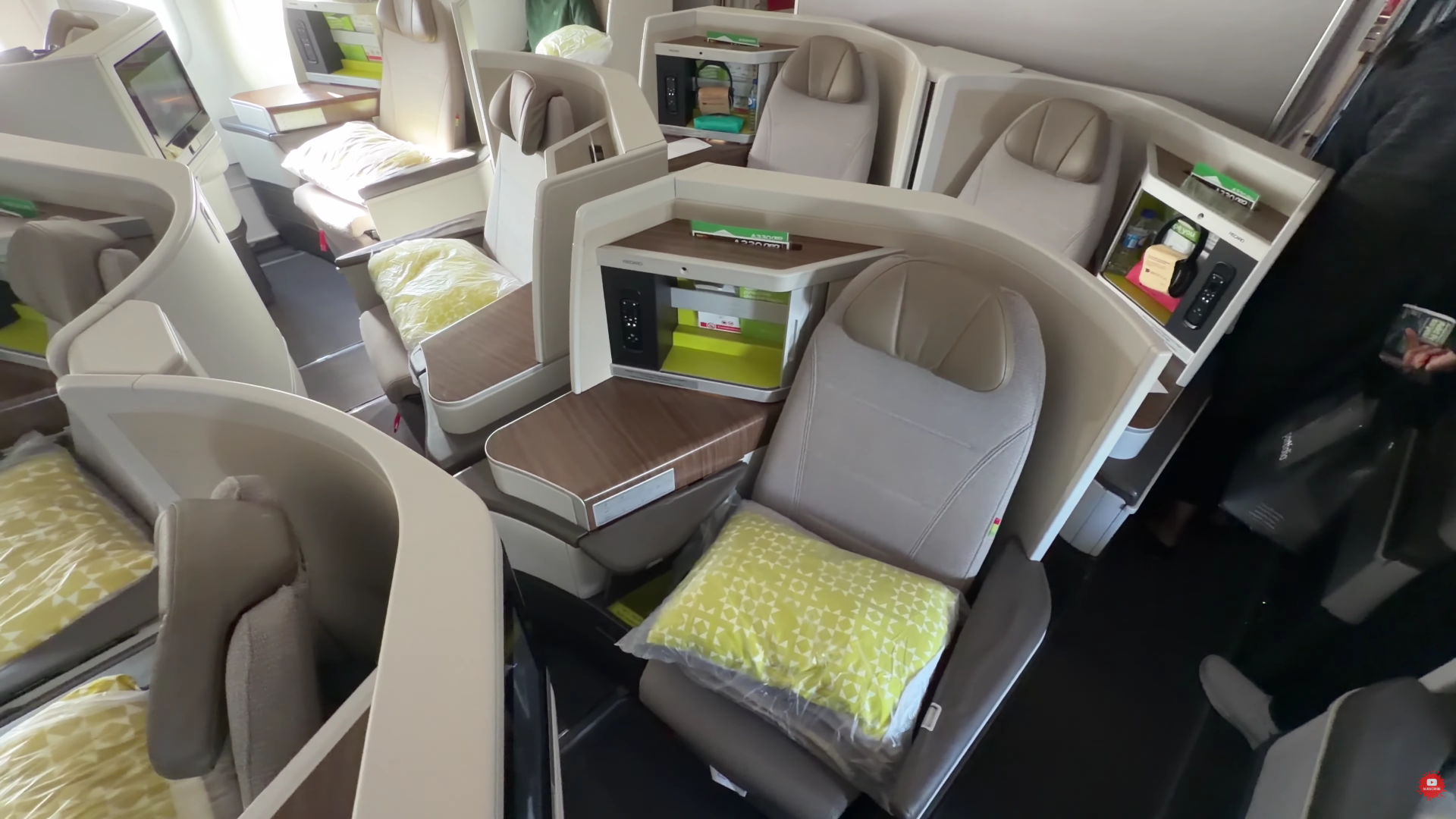 TAP Portugal A330-900 business class seat.png