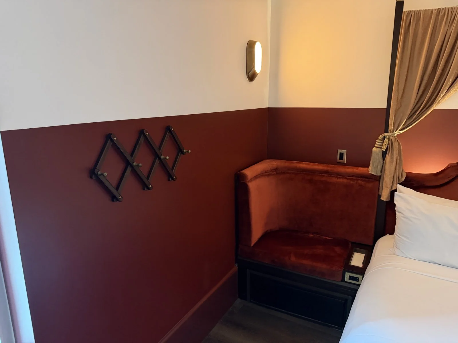 civilian-hotel-new-york-spacious-king-room-wall-coat-hook-bench