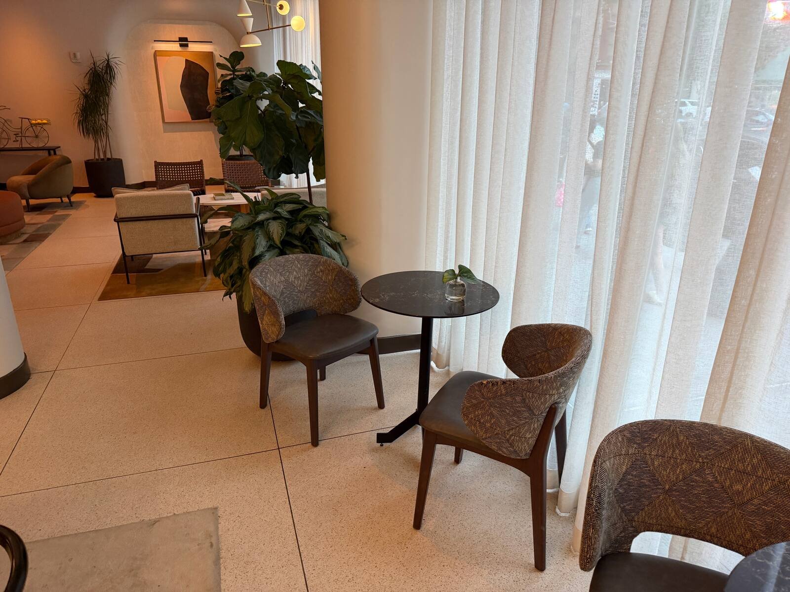 kimpton-theta-new-york-lobby-seating-nook-window