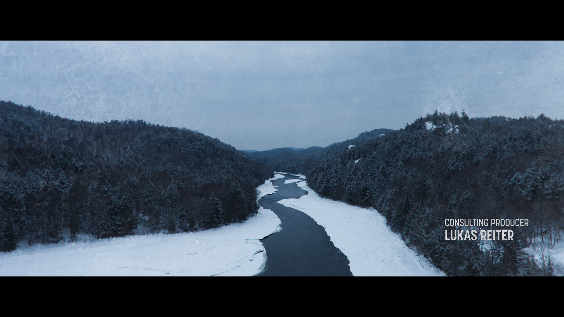 FOXTROT_MT_102_CONFORM_UHD_v009_PR44_MATTE (0-00-26-04).png