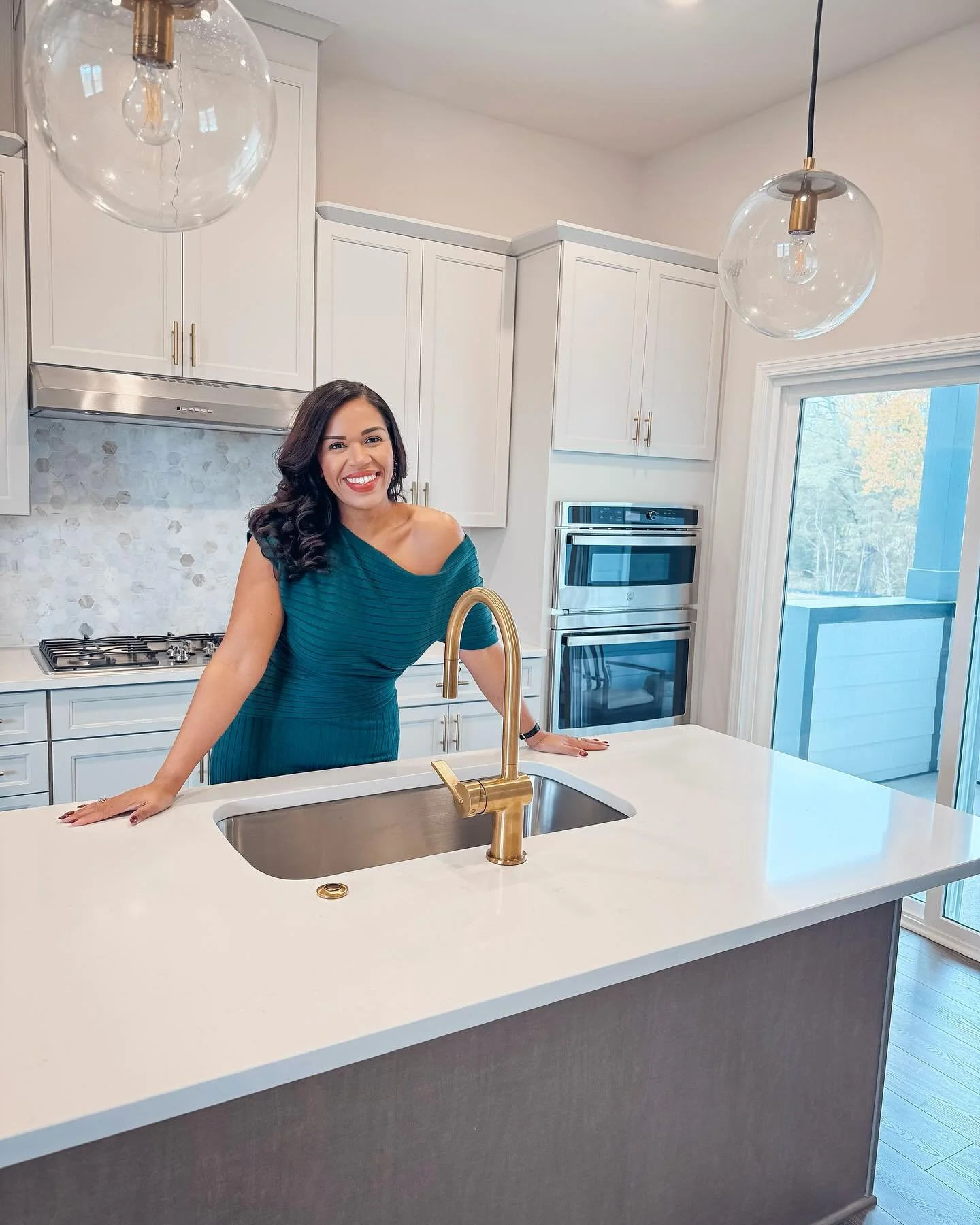 So something major happened today&hellip;
YOUR GIRL IS OFFICIALLY A HOMEOWNER! 😭

Words cannot begin to express how grateful I am to achieve this milestone! Thank you to GOD, my mom, my family and friends for all of the endless support along this jo