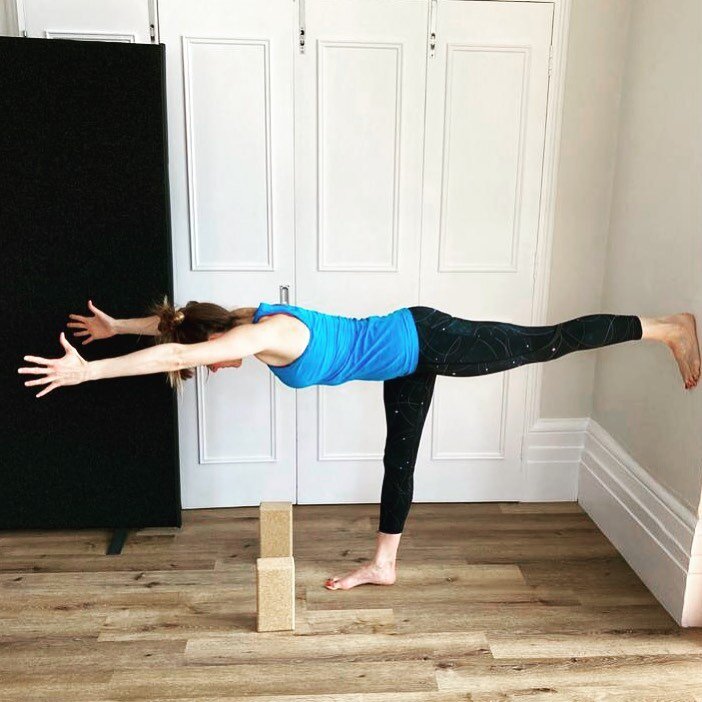 The wall is the teacher&hellip;
I&rsquo;ve never worked with Warrior 3 in this way before ~ my teacher inspired me to explore this in my Ashtanga class this week. It felt powerful, grounding &amp; dynamic which is just what was needed on what&rsquo;s