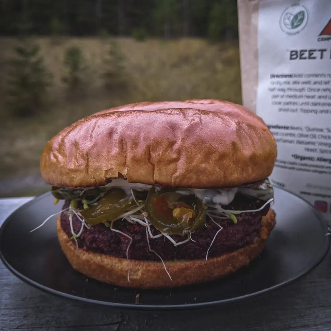🌲🎉 Holiday Drop 🎉🌲

Introducing: Loaded Beet Burger Kit!

&bull; @screendoorapiary Cowboy Candy (candied jalapenos)
&bull; Roasted garlic &amp; lime aioli spice blend using @blackbirdretreat garlic
&bull; Our super delicious, crazy nutritious Bee