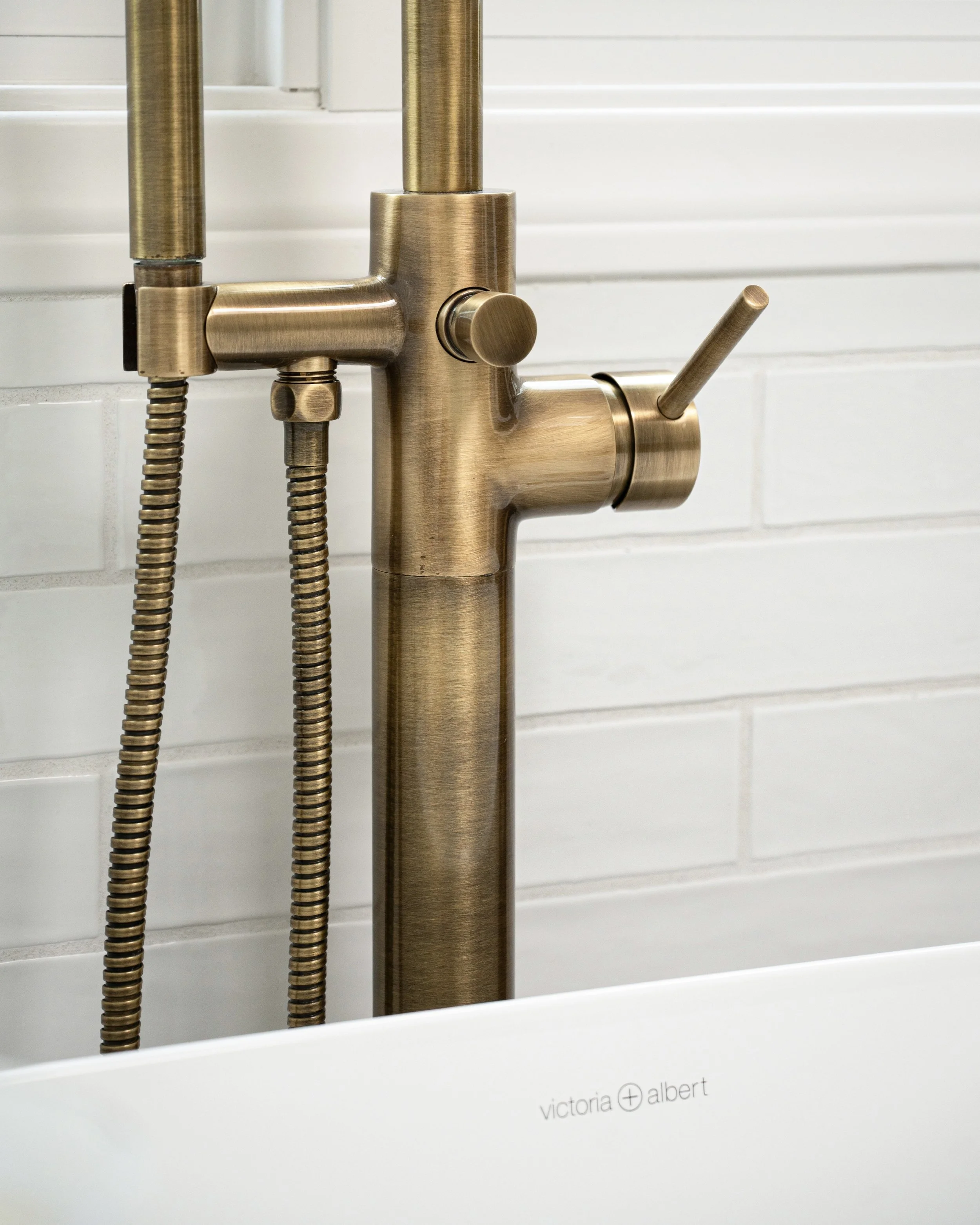 95. Primary Bathroom 15_Dean.jpg