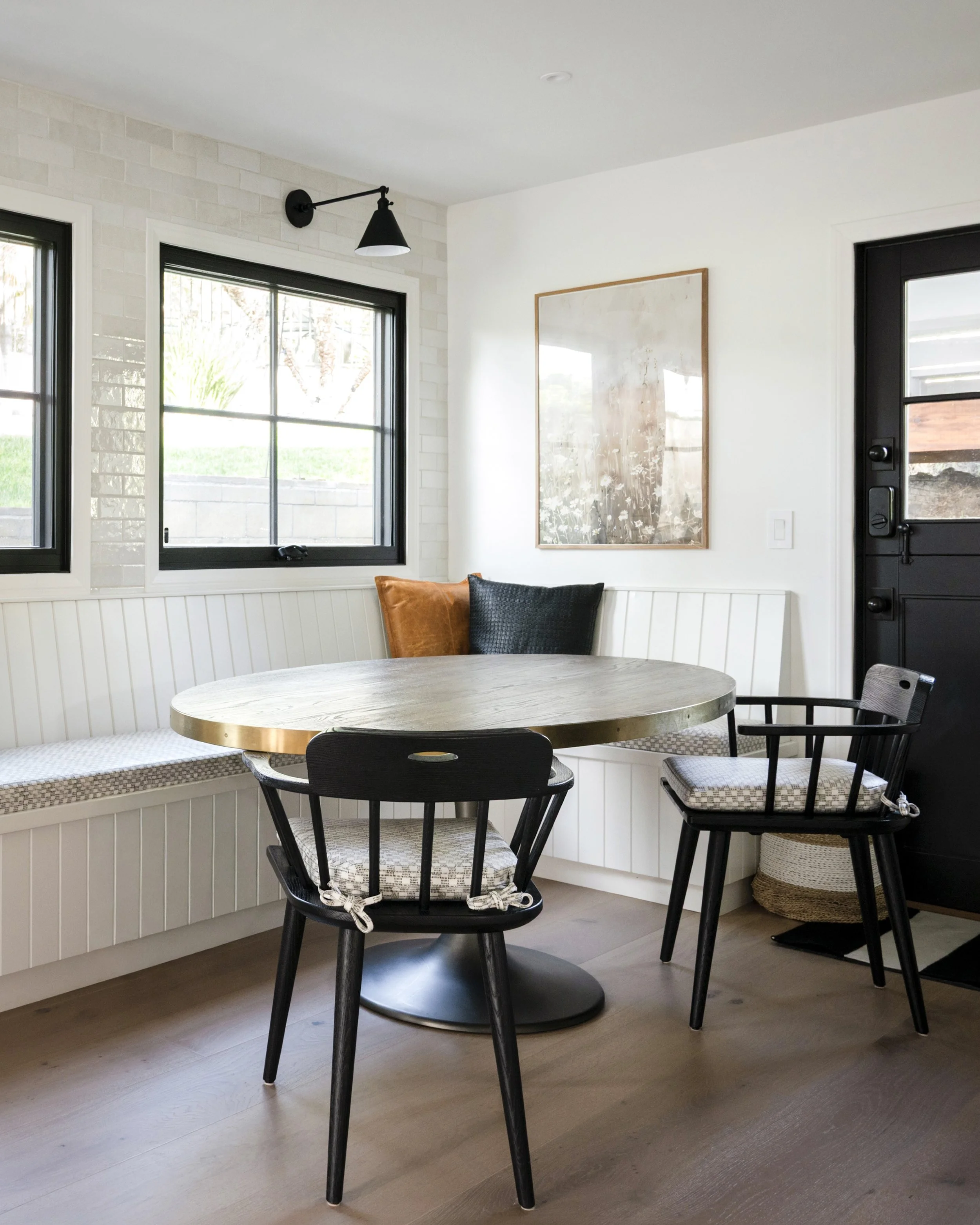 32. Breakfast nook 1_Dean.jpg