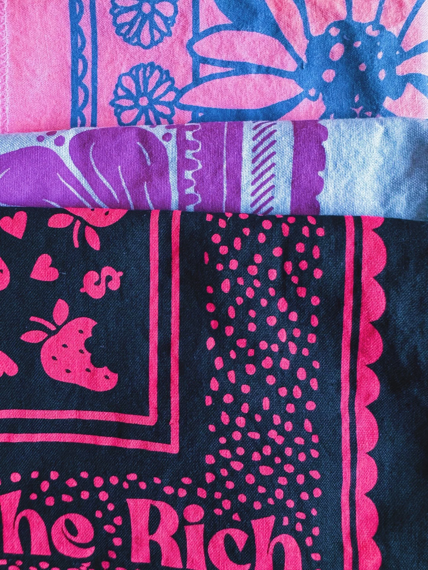 A couple snippets of life lately, as we transition out of 2025, and tentatively, optimistically (?) into 2026. 

1. A bandana order I filled recently that had me stopping to admire the color palette. 
2. A sweet message from the barista at @midday.go