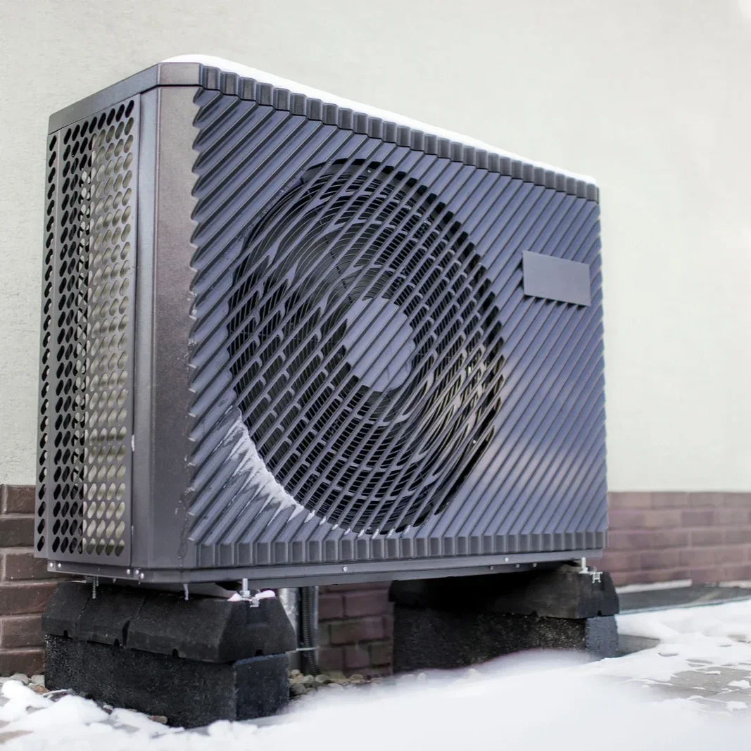 Modern Tampa AC unit using eco-friendly refrigerant, highlighting energy efficiency, environmental impact, and sustainable home cooling solutions.