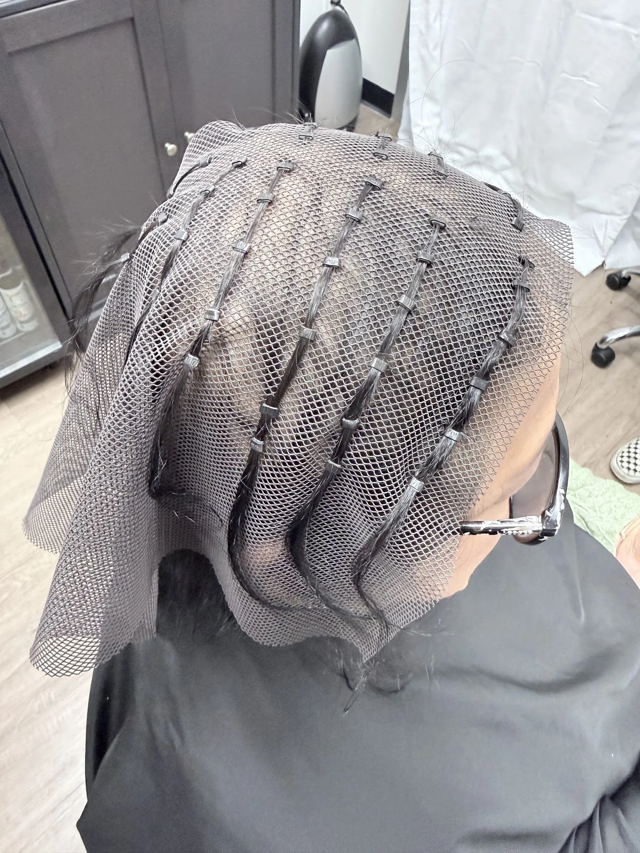 Mesh Integration vs Hair Extenstions: Which is Right for Thinning Hair?