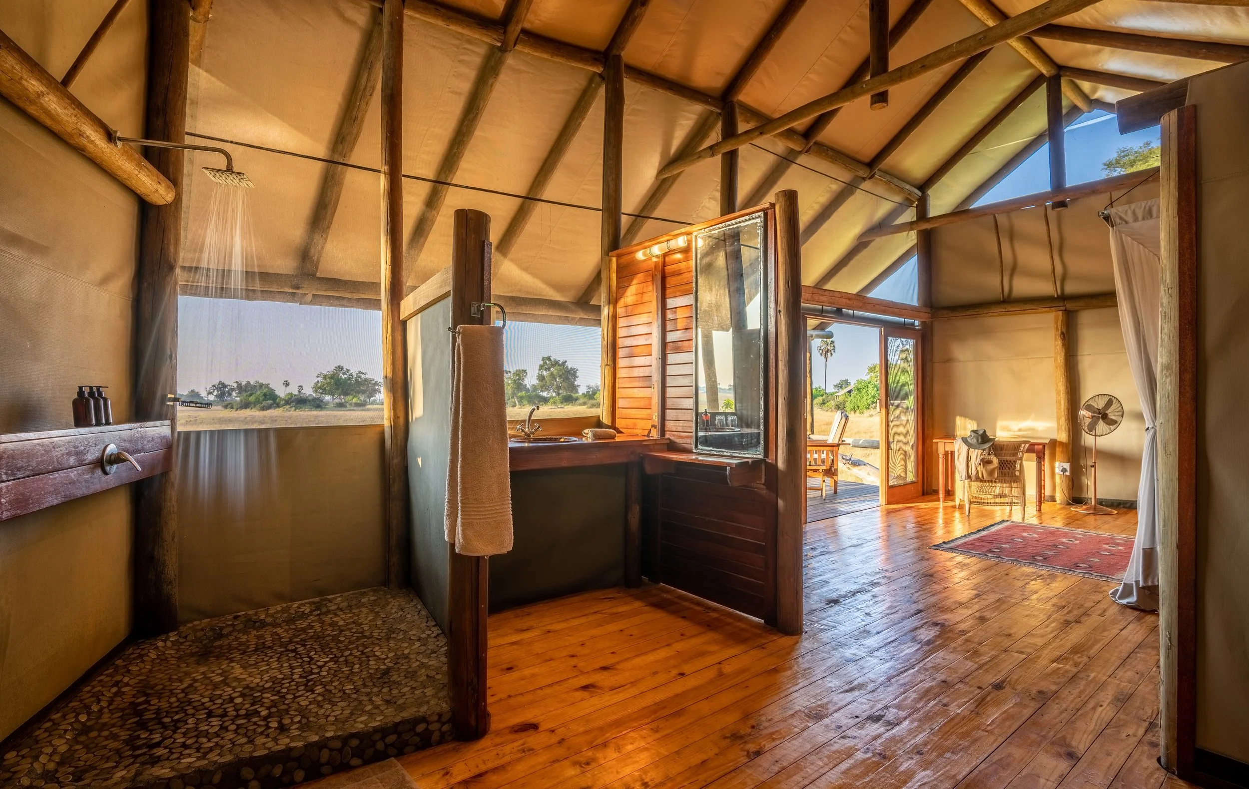 Bots_XudumNG29_Mokolwane_BathroomInterior.jpg