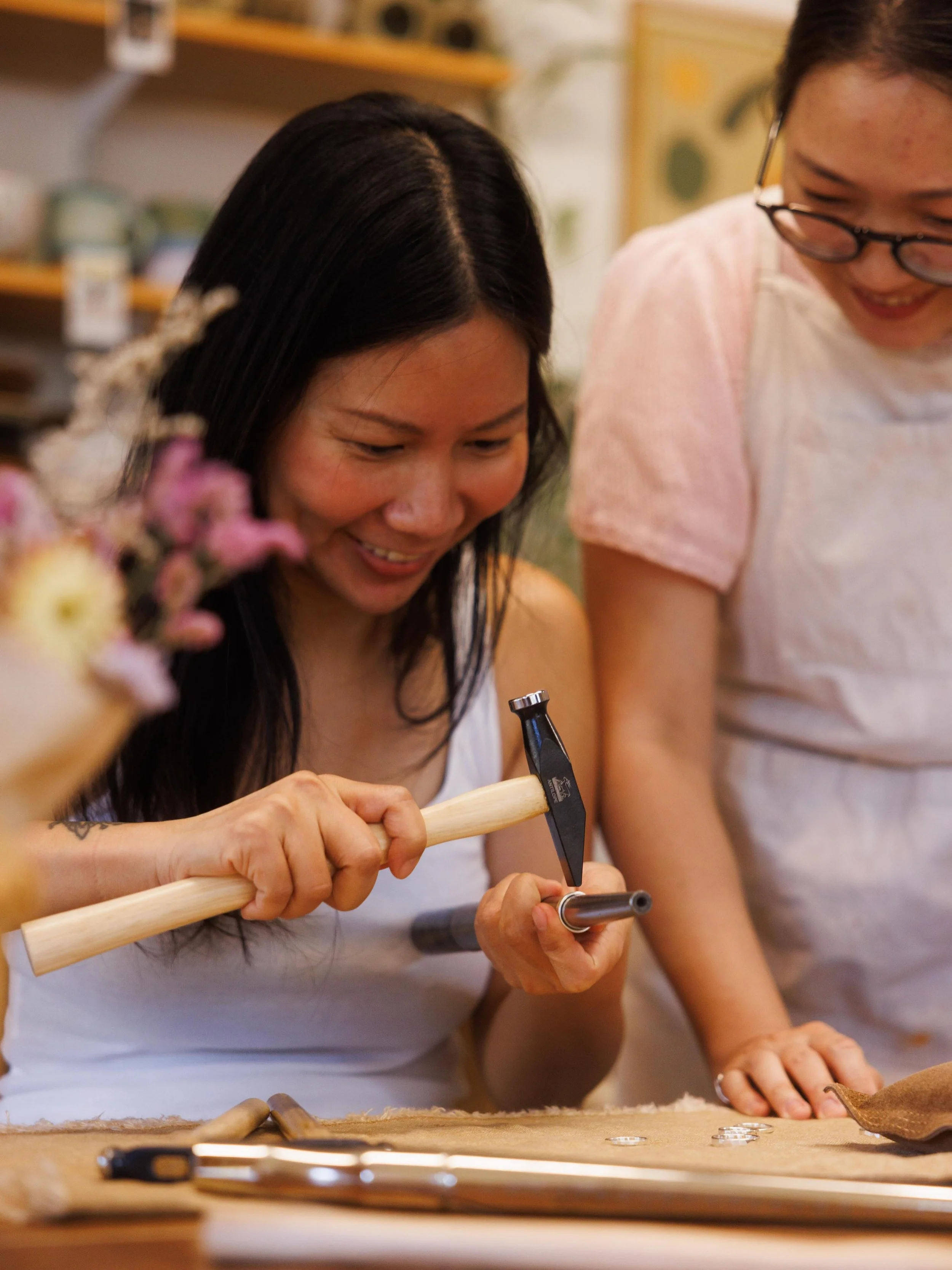 While the studio is away on holiday for the month of June, we are leaving the space in the very best hands! ✈️✨ We are so incredibly excited to welcome our lovely friend Minji from @minjimorphic for a special two-day pop-up workshop at Market Studio.