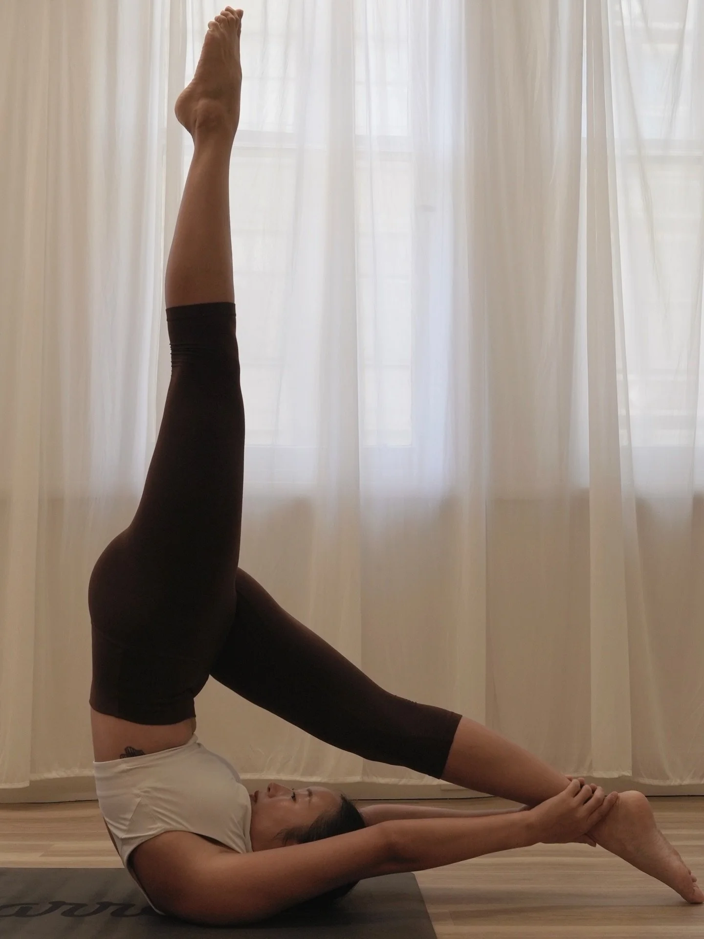 We don&rsquo;t teach you to move more.
We teach you to move better.

Pilates is not about forcing strength.
It&rsquo;s about understanding your body
and restoring how it moves.

Quality over size.
Choice over repetition.
Longevity over quick results.