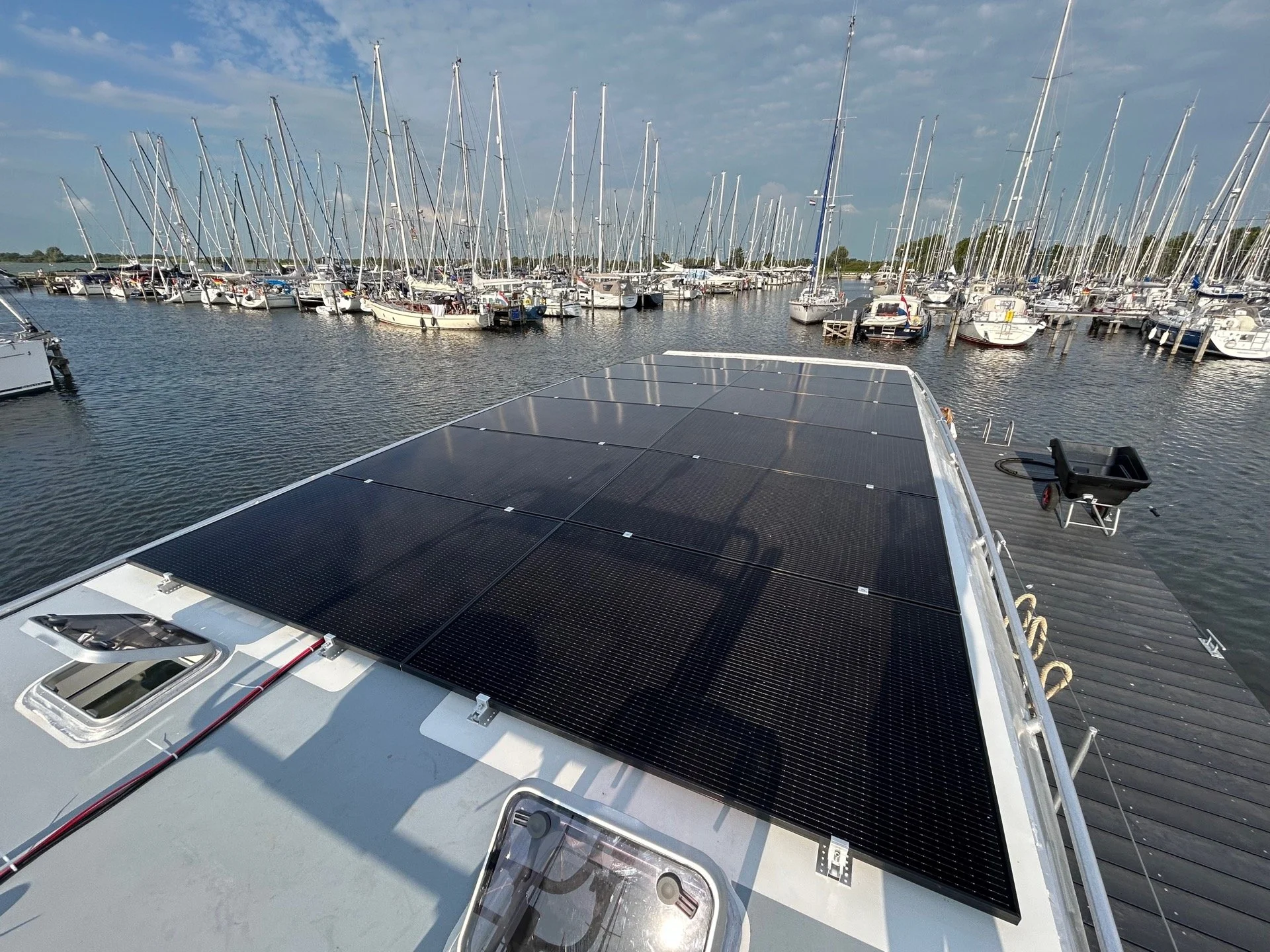 LRC65-01 Polestar has solar