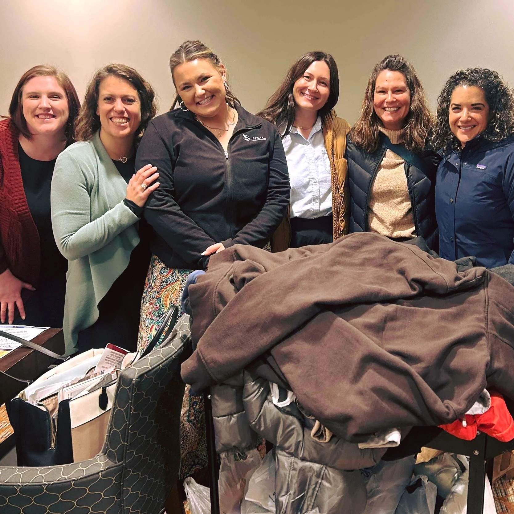 💙Grateful for our incredible Flagstaff community! 
Our local Flagstaff medical practice administrators came together for a community driven lunch, uniting to support local Flagstaff families through a donation of winter essentials to @flagstafffamil