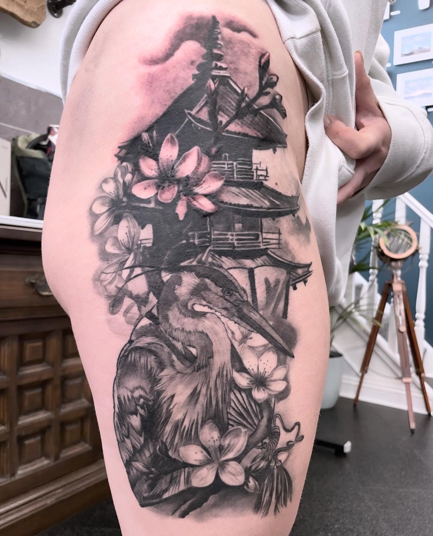 Mostly healed apart from the small top section. Heidi really enjoyed doing  this piece for Ellen. #lthirteenuk #lthirteenfamily #teignmouth #blackandgreytattoo