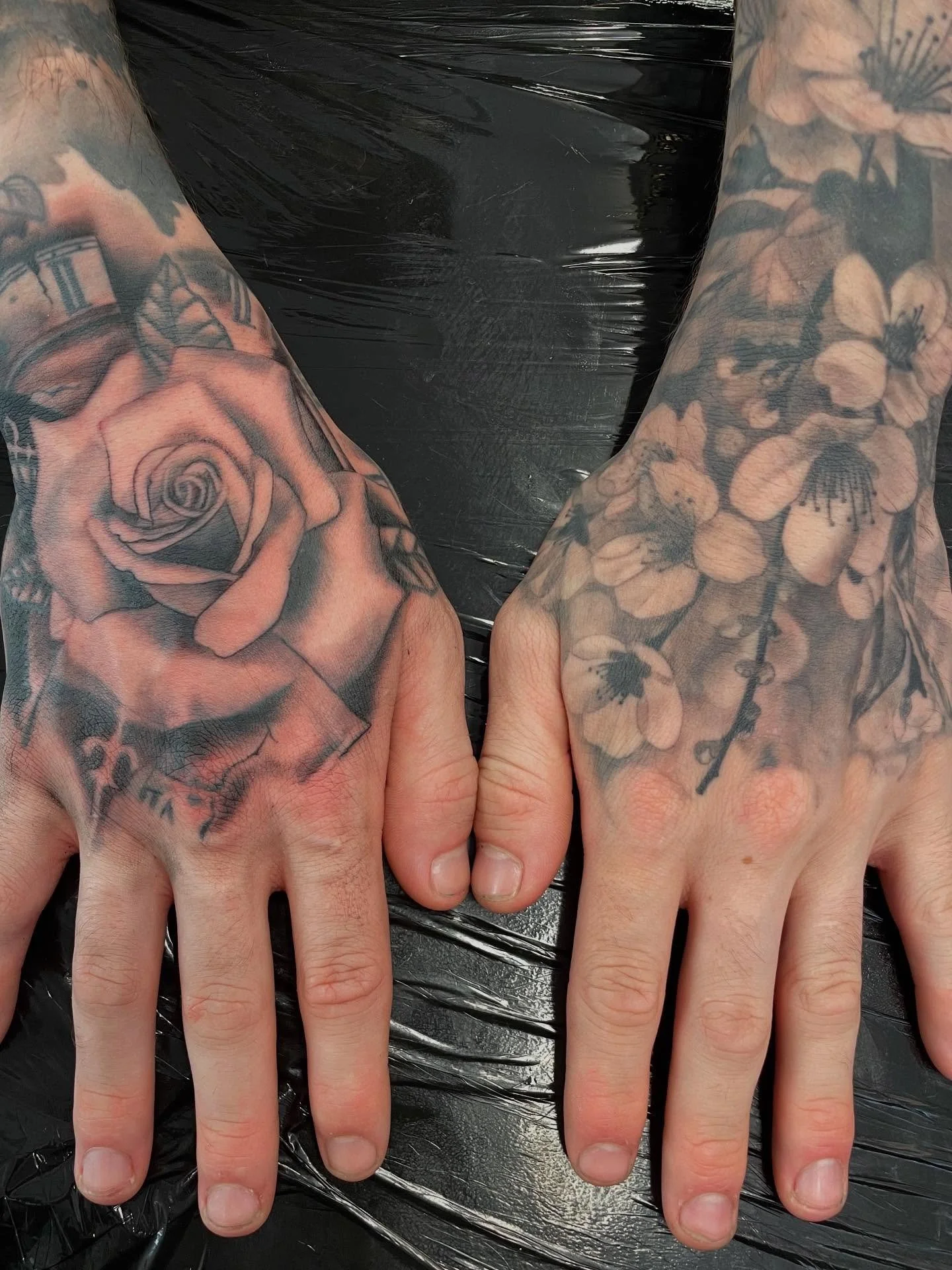 Nice way to finish off both of Connor&rsquo;s sleeves. Now on to the leg! #lthirteenuk #lthirteenfamily #teignmouth #blackandgreytattoo #heidiandthebear