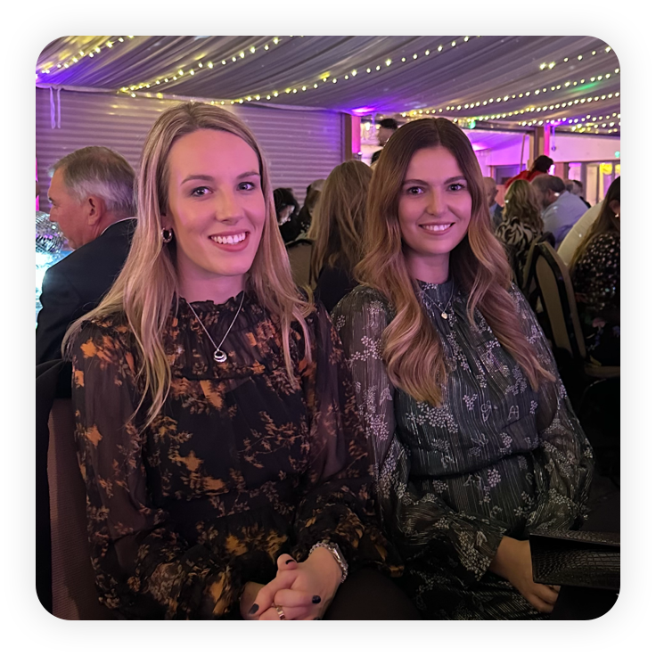 LaunchStudio-AwardCeremony-LucieEmily.png