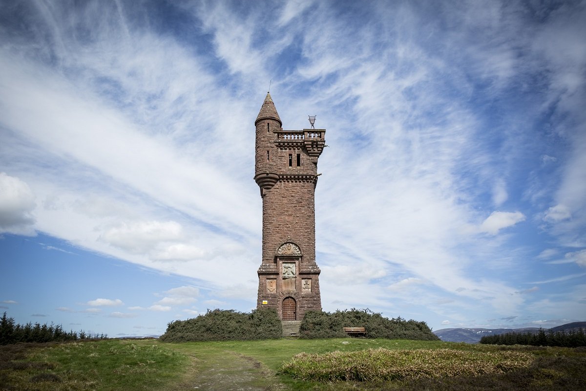 Airlie Monument