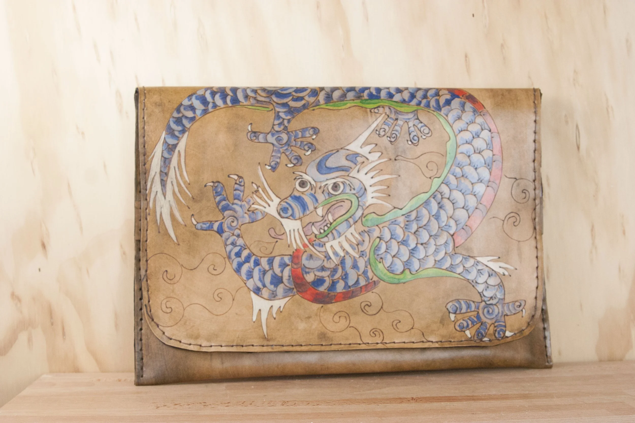dragon laptop 5.jpg