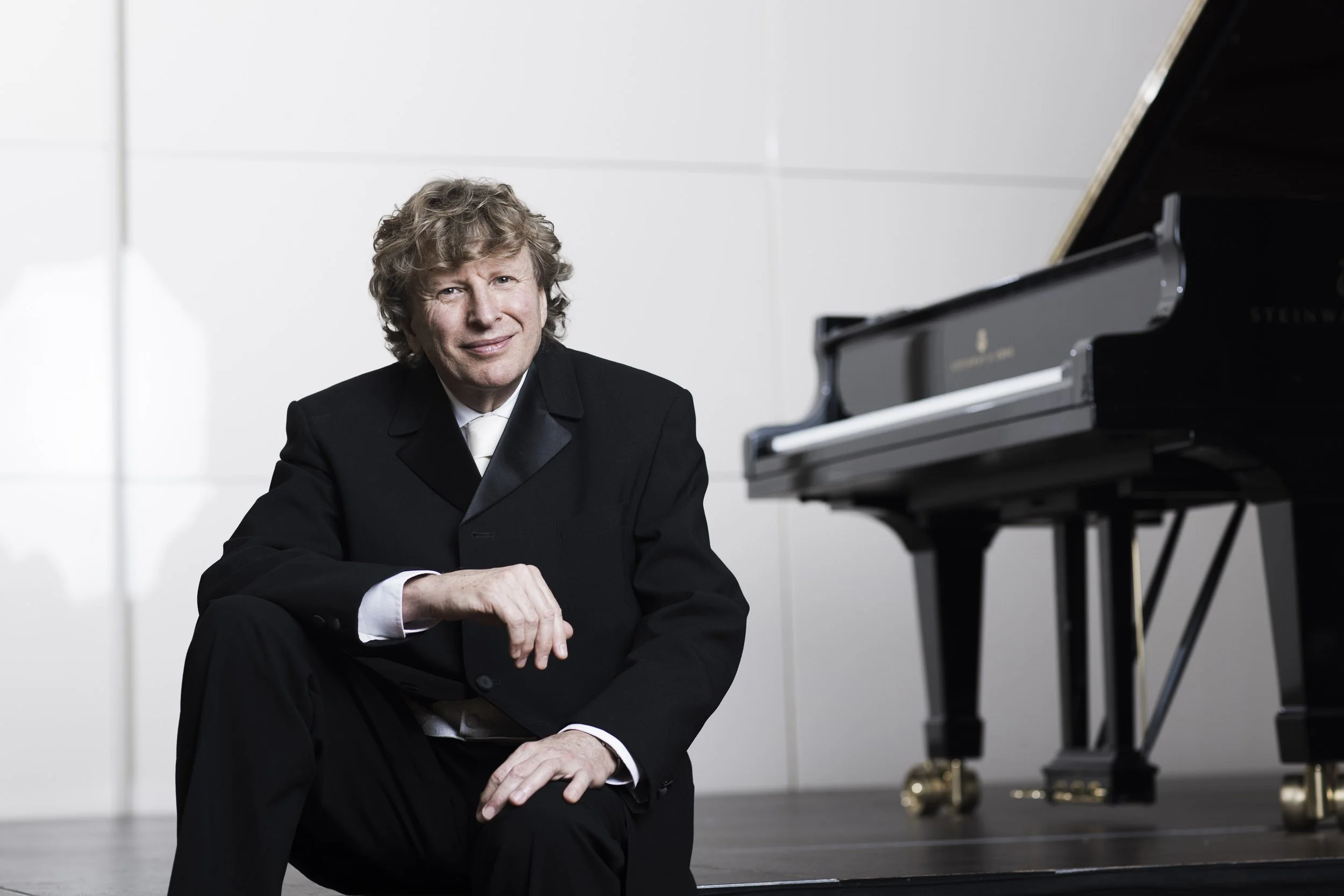 Pianist Piers Lane in Concert