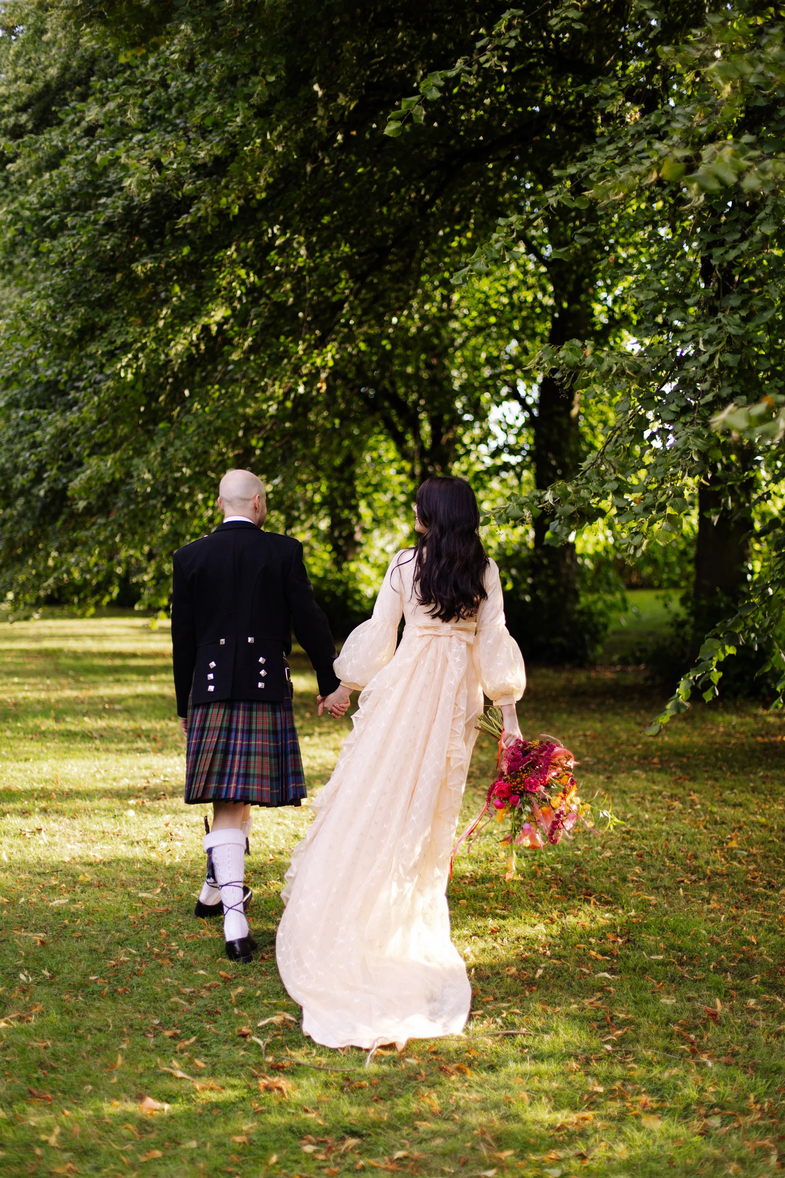 A weird and wonderful wedding at Queens Park Bowling Club, Glasgow with alternative florist, Rook Botanics.