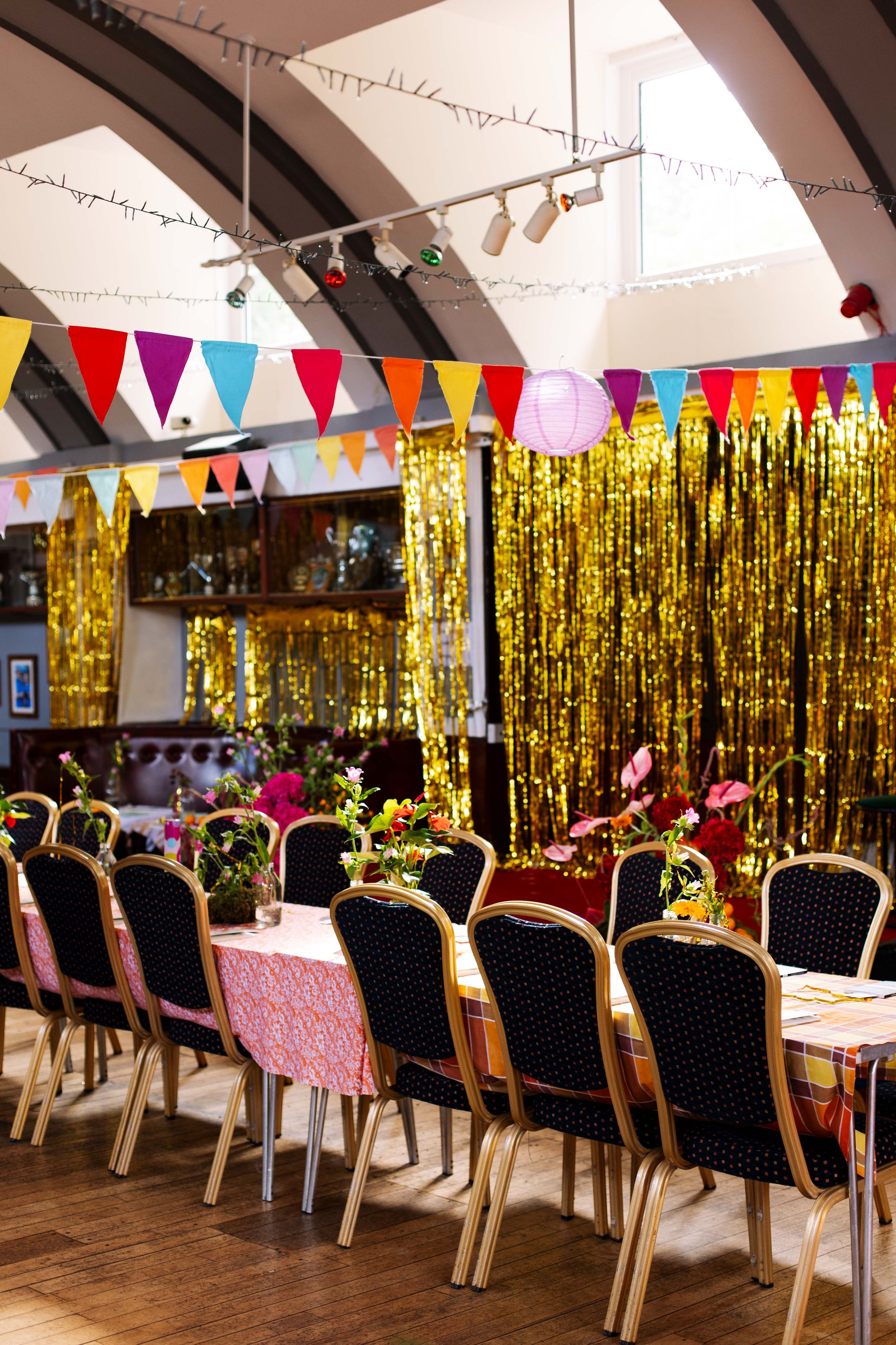 A weird and wonderful wedding at Queens Park Bowling Club, Glasgow with alternative florist, Rook Botanics.
