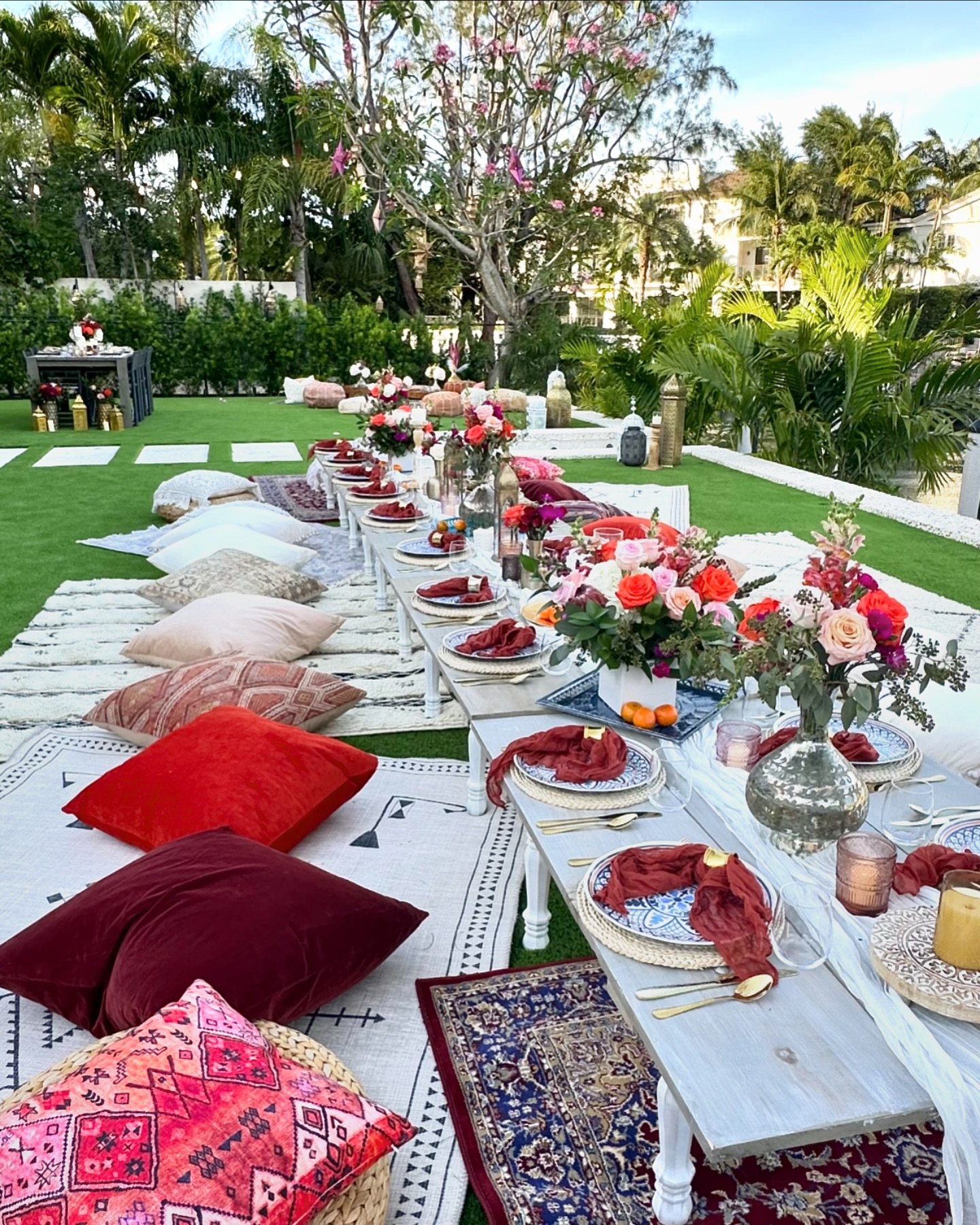 This Cappadocia-inspired Wanderlust picnic has to be one of our favorites ever! Staged in this beautiful garden on a perfect April day, the result was truly dreamy! With dream clients to match!:) How do you think it turned out?

#luxuryhomepicnic #ga