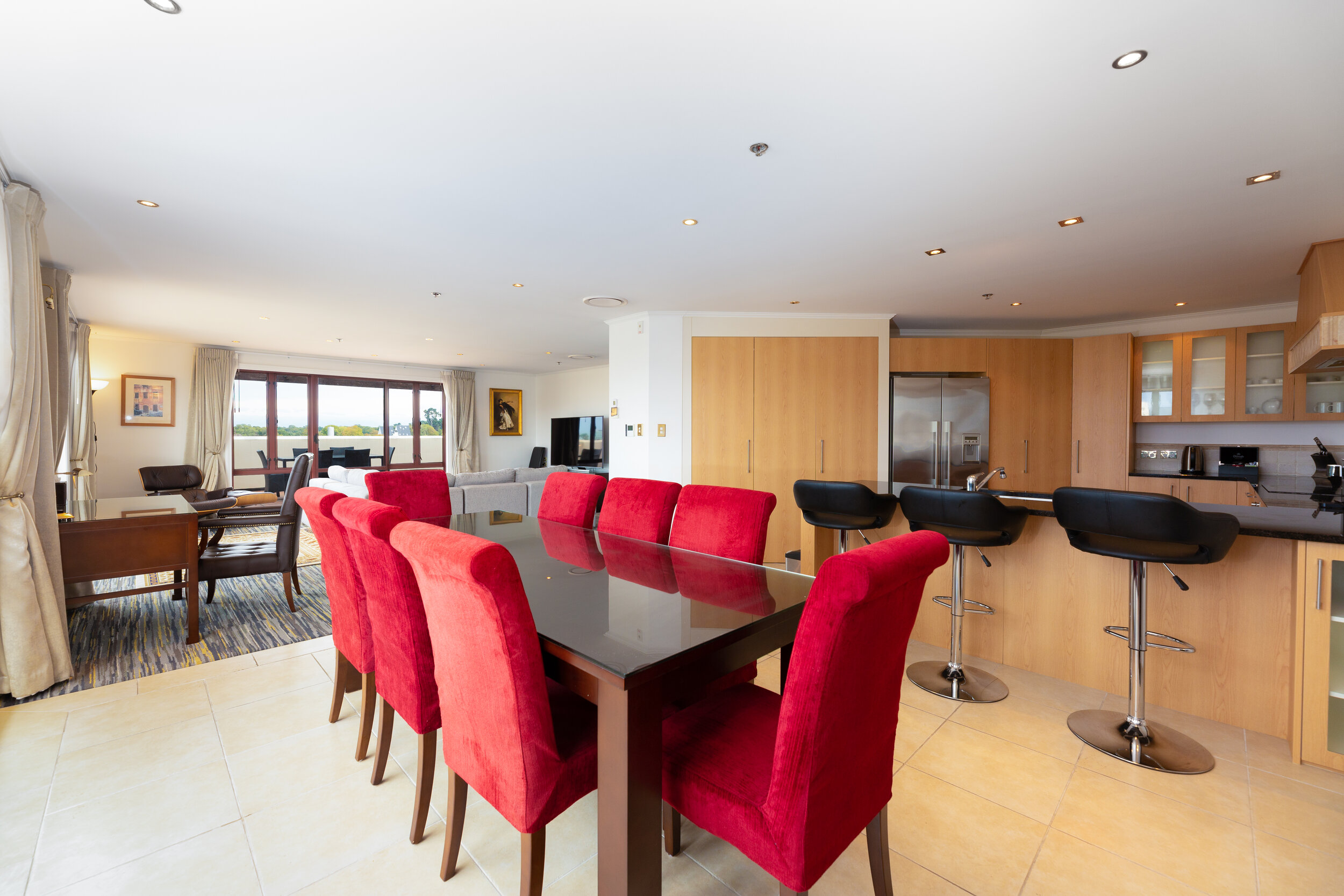 Open plan dining, kitchen and lounge